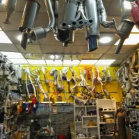 اگزوز مزدا سواری اصلی موجود میباشد هدرز|قطعات یدکی و لوازم جانبی|رشت, دیانتی|دیوار