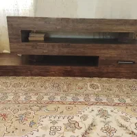 میز تلویزیون کار کرده