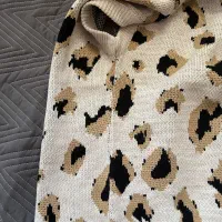 وست پلنگی|لباس|قم, باغ کرباسی|دیوار