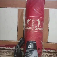 کیسه بوکس و دستکش