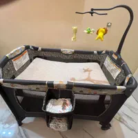 تخت کودک با پارک بازی برند baby trend|تخت و صندلی بچه|تهران, ظفر|دیوار