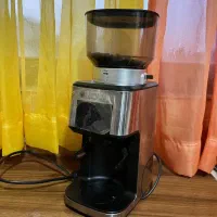 آسیاب قهوه و استند لیوان کافه