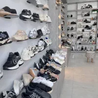 فروش کامل مغازه کفش فروشی با قیمت مناسب0917979915