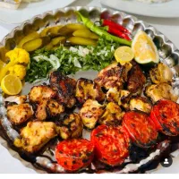 به یک خانم سالندار و صندوقدار رستوران نیازمندم|استخدام خدمات فروشگاه و رستوران|کرج, گلدشت|دیوار