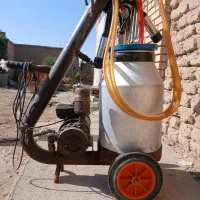 شیردوش|ماشین‌آلات صنعتی|کشاورز, |دیوار