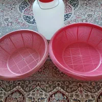 دوعدد ابکش پلاستکی بزرگ و یک دبه ۲۰ لیتری
