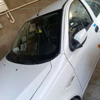 ساینا اس|خودرو سواری و وانت|صحنه, |دیوار