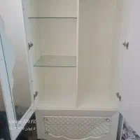 کمد سفید لباس ویترین ودوکشو نو|جاکفشی، کمد، دراور|شاهین‌شهر, خانه کارگر|دیوار