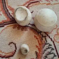 سه عدد سنگ آسیاب اصل و  تعدادی شهاب سنگ