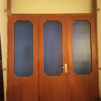 درب چوبی شیشه ای قدیمی بزرگ