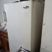 یک عددیخچال ۱۲فوت