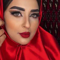 انجام خدمات میکاپ و شنیون و آموزش