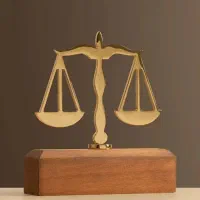 وکیل پایه یک دادگستری