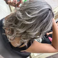 میکاپ شنیون و کاشت ناخن و رنگ و لایت و کاشت مژه
