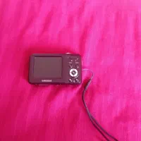 یک عدد دوربین عکاسی فیلمبرداری رم خور