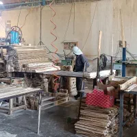 نیروی کارگر ساده در پالت سازی