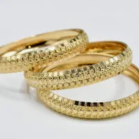 مقداری طلا ۱۸۰ بالای تابلو