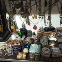 معاوضه اشیا قدیمی و آنتیک با زمین باغی