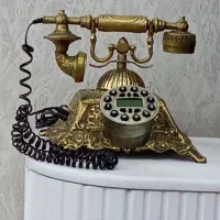 تلفن برنز رو میزی