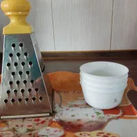 تعدادی ظروف آشپزخانه