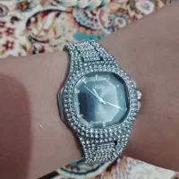 ساعت نگین دار