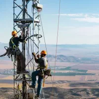 دکل رو و تکنسین فنی