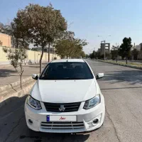 ساینا سفید مدل ۱۴۰۰ خیلی تمیز و سالم و کم کار