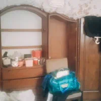 کمد لباسی و زیر تختخوابی میز