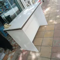 میز تحریر ،کامپیوتر ، اداری