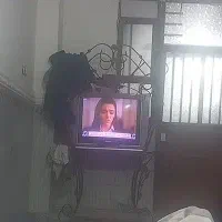 تلویزون و میز