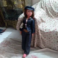 عروسک بزرگ ایستاده