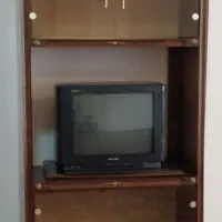 ویترین چوب گردو برنز کاری شده