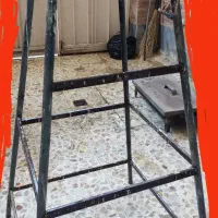 چهارپایه آهنی محکم