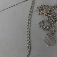 زنجیر دستبند