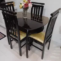 میزغذاخوری۴نفره چوبی شیک محکم سالم(درحدنو)