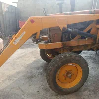 تراکتور رومانی با بیل