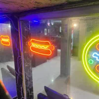 نئون ساندویچی