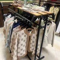 رگال لباس تقریبا نو (فروش فوری)|فروشگاه و مغازه|مشهد, راهنمایی|دیوار
