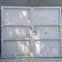 درب‌حیاط‌ودرب‌اتاق