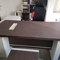 میز و صندلی نیلپر و ساجیران و کتابخانه در حد نو