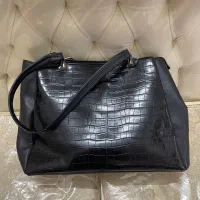 یک عدد کیف و‌کفش زنانه مدل شیک و کاربردی