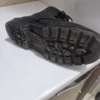 پوتین  و کلاه  نظامی|کیف، کفش، کمربند|تبریز, |دیوار