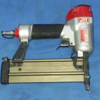 میخ کوب اسکا جیت