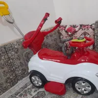 ماشین رنگ قرمز سالم
