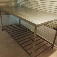 میزکار ودیس سیاه وسفید