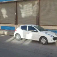 سه دهنه مغازه با زیر زمین بهر خیابان