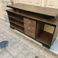یک عدد میز تلوزیون چوبی کشو دار تمیز و نو نو نو