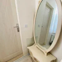 آینه قدی و کنسول