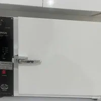مسئول فنی آزمایشگاه کیک لایه ای