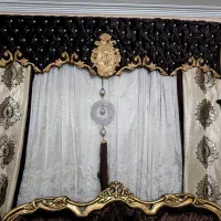 پرده با والان و کتیبه سلطنتی